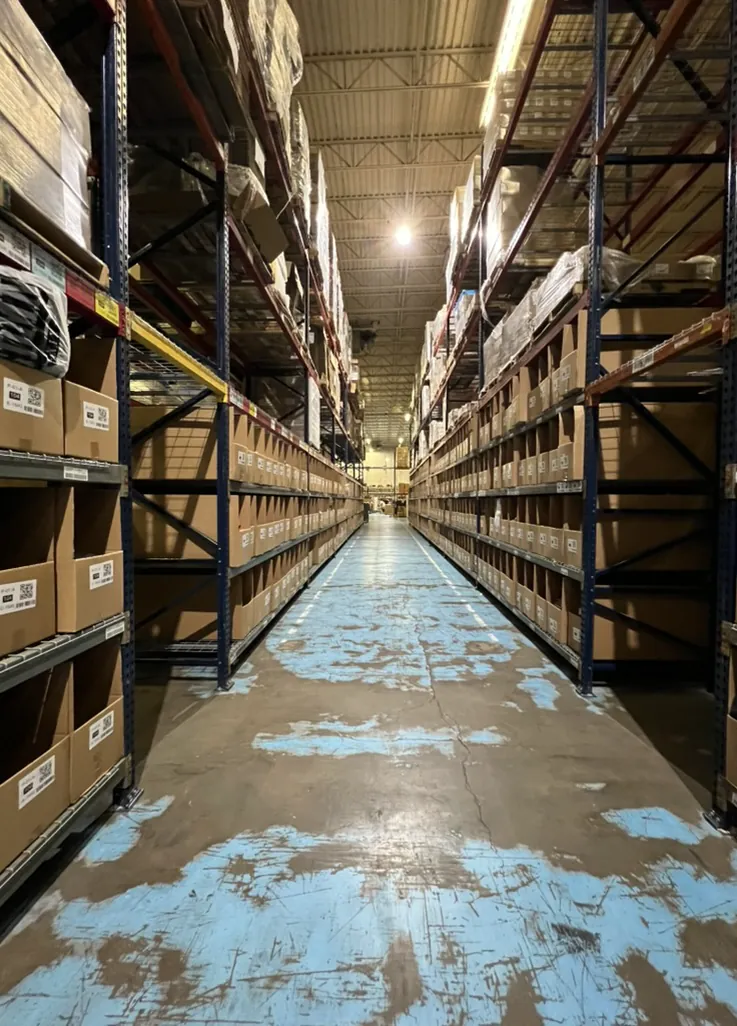 A picking aisle in the Orderfy warehouse